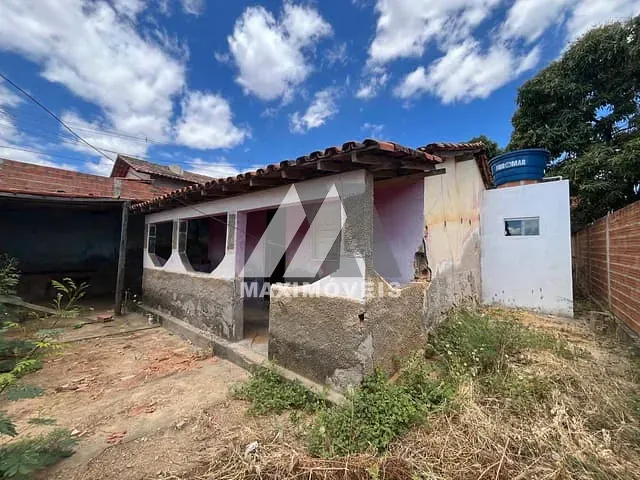 Casa com 240m² 2 quartos e 1 banheiro, à venda, no bairro Canoeiro José Alves de Carvalho em Araçuaí