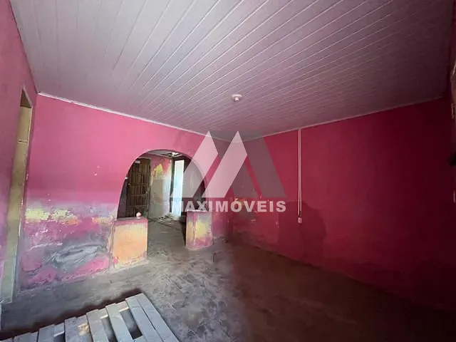 Casa com 240m² 2 quartos e 1 banheiro, à venda, no bairro Canoeiro José Alves de Carvalho em Araçuaí