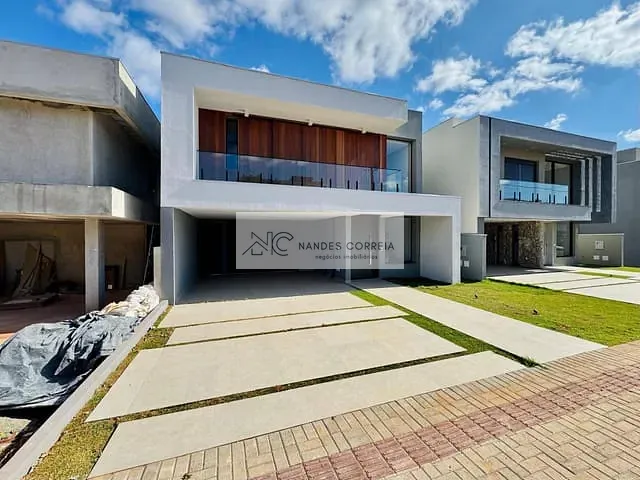 Casa 3 quartos e 4 banheiros, à venda, no bairro Pqo Taua em Londrina