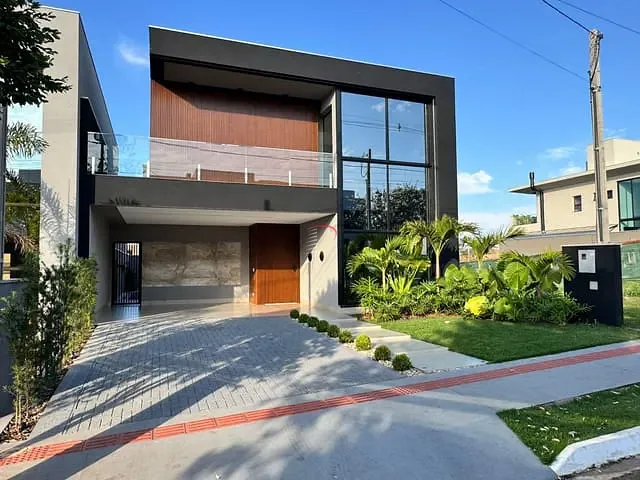 Casa com 250m² 3 quartos e 5 banheiros, à venda, no bairro Jardim Montecatini em Londrina