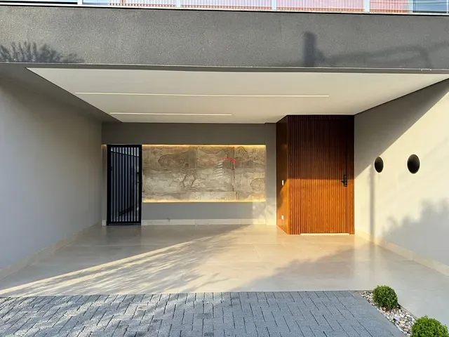 Casa com 250m² 3 quartos e 5 banheiros, à venda, no bairro Jardim Montecatini em Londrina