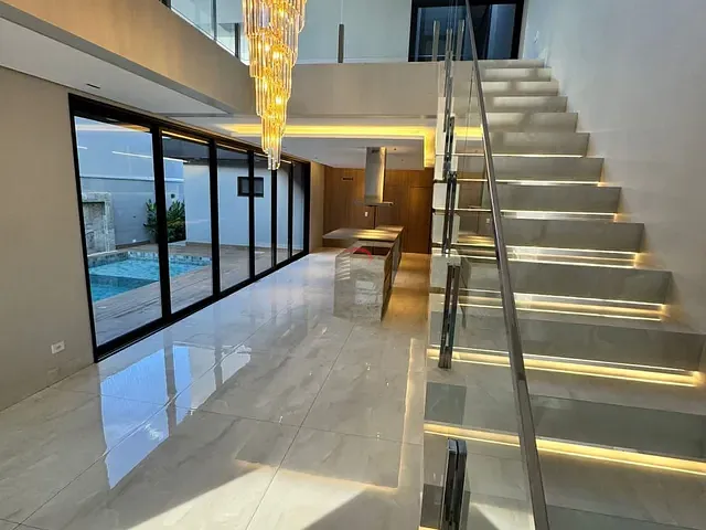 Casa com 250m² 3 quartos e 5 banheiros, à venda, no bairro Jardim Montecatini em Londrina