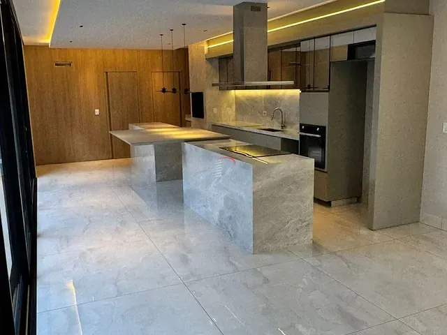 Casa com 250m² 3 quartos e 5 banheiros, à venda, no bairro Jardim Montecatini em Londrina