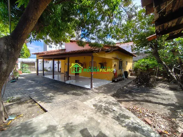 Casa com 190m² 3 quartos e 3 banheiros, à venda, no bairro Jóquei em Teresina