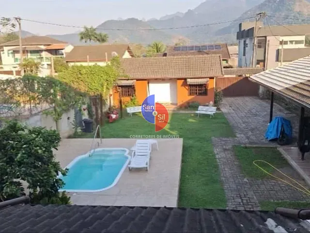 Casa com 620m² 4 quartos e 5 banheiros, à venda, no bairro Cotia em Guapimirim