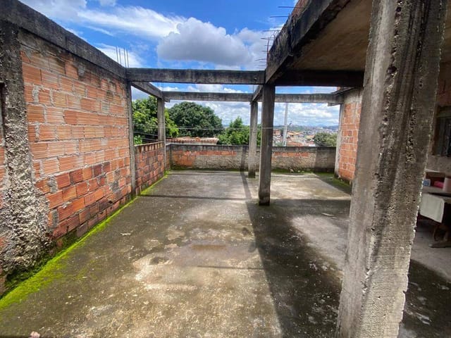 Casa com 400m² 2 quartos e 1 banheiro, à venda, no bairro Tupi B em Belo Horizonte
