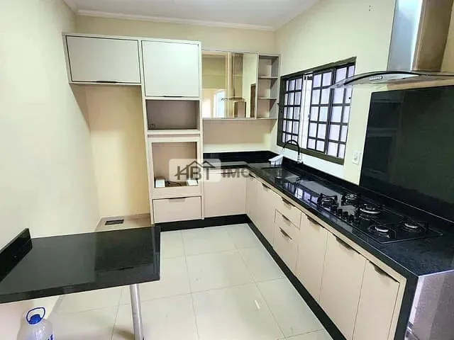 Casa 2 quartos e 2 banheiros, à venda, no bairro Jardim Vânia Maria em Bauru