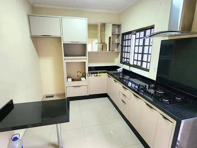 Casa 2 quartos e 2 banheiros, à venda, no bairro Jardim Vânia Maria em Bauru