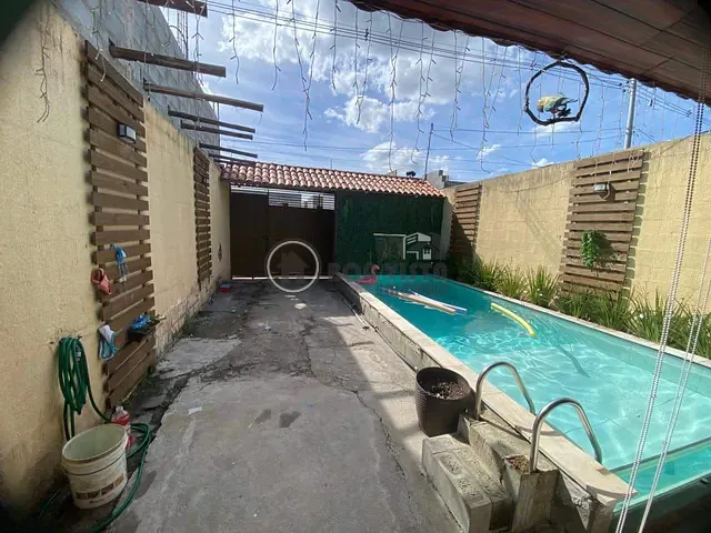 Casa 2 quartos e 2 banheiros, à venda, no bairro Jardim Guatambu em Suzano