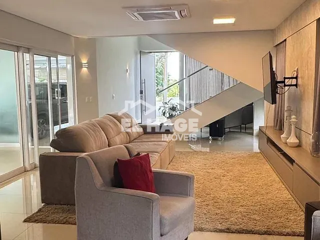 Casa com 470m² 3 quartos e 5 banheiros, à venda, no bairro Jardim Itália em Cuiabá