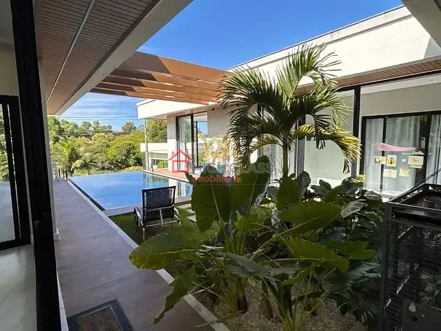 Casa com 872m² 4 quartos e 6 banheiros, à venda, no bairro Cond. Jardins Veneza em Vila Velha