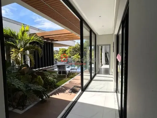 Casa com 872m² 4 quartos e 6 banheiros, à venda, no bairro Cond. Jardins Veneza em Vila Velha