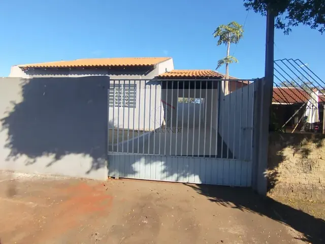 Casa com 200m² 3 quartos e 1 banheiro, para alugar, no bairro Santiago em Rolândia