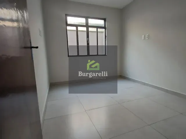 Casa 3 quartos e 2 banheiros, para alugar, no bairro Retiro em Lavras