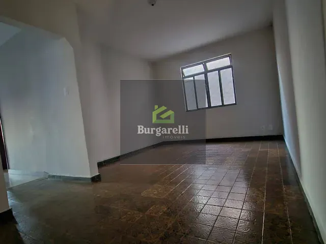 Casa 3 quartos e 2 banheiros, para alugar, no bairro Retiro em Lavras