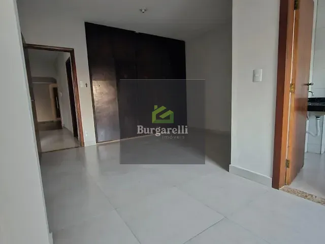 Casa 3 quartos e 2 banheiros, para alugar, no bairro Retiro em Lavras