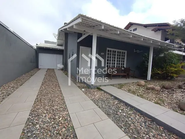 Casa com 405m² 3 quartos e 3 banheiros, à venda, no bairro Praia dos Amores em Balneário Camboriú