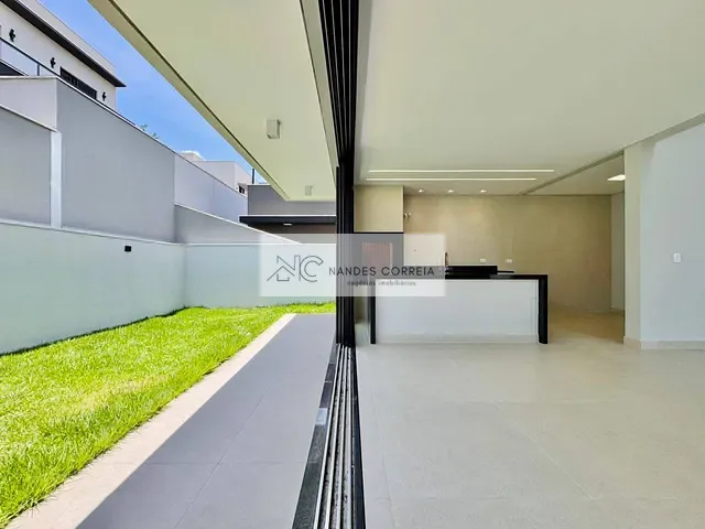 Casa 3 quartos e 4 banheiros, à venda, no bairro Gleba Simon Frazer em Londrina