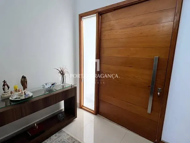 Casa com 668m² 4 quartos e 6 banheiros, à venda, no bairro Condomínio Residencial Fazenda Santa Helena em Bragança Paulista