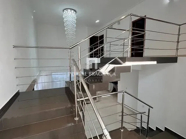 Casa com 668m² 4 quartos e 6 banheiros, à venda, no bairro Condomínio Residencial Fazenda Santa Helena em Bragança Paulista