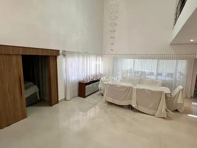 Casa com 668m² 4 quartos e 6 banheiros, à venda, no bairro Condomínio Residencial Fazenda Santa Helena em Bragança Paulista