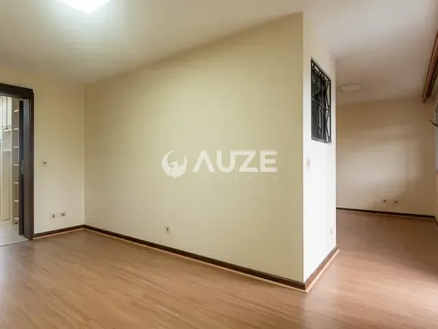 Casa com 203m² 3 quartos e 3 banheiros, à venda, no bairro Uberaba em Curitiba