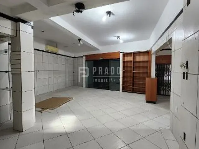 Casa com 360m², à venda, no bairro Areal em Pelotas