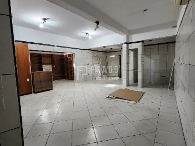 Casa com 360m², à venda, no bairro Areal em Pelotas