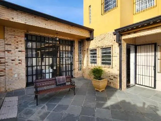Casa com 360m², à venda, no bairro Areal em Pelotas