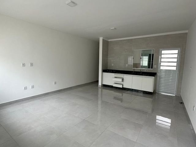 Casa 2 quartos e 1 banheiro, à venda, no bairro Parque dos Manacás em Extrema