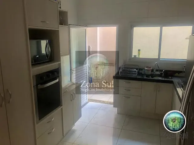 Casa com 180m² 4 quartos e 4 banheiros, à venda, no bairro Centro em Sorocaba