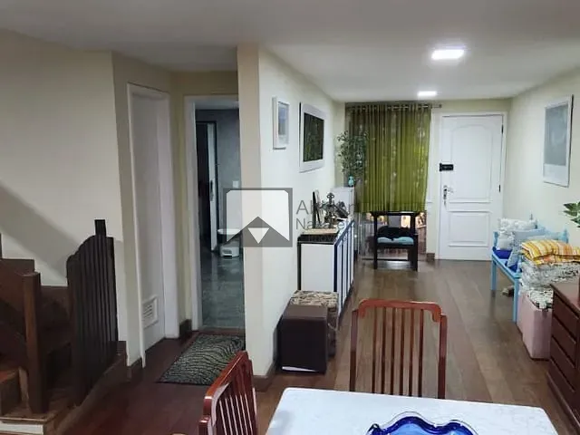 Casa com 225m² 4 quartos e 4 banheiros, à venda, no bairro Ingá em Niterói