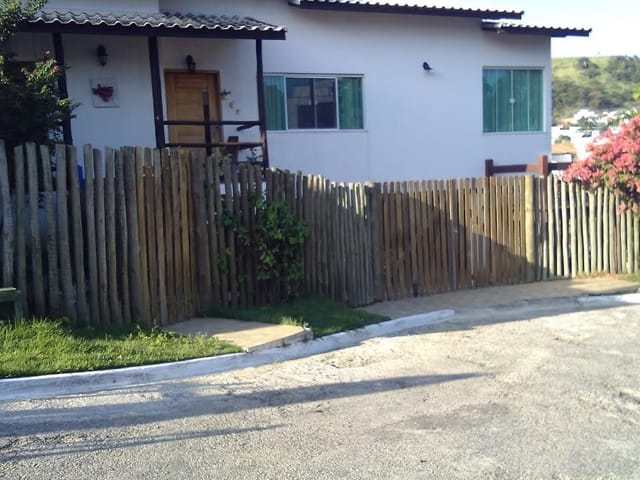 Casa com 333m² 3 quartos e 2 banheiros, à venda, no bairro Vale dos Cristais em Macaé