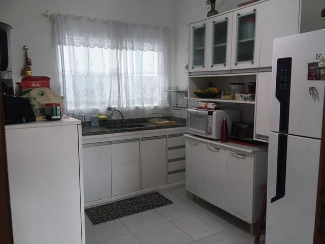 Casa com 333m² 3 quartos e 2 banheiros, à venda, no bairro Vale dos Cristais em Macaé