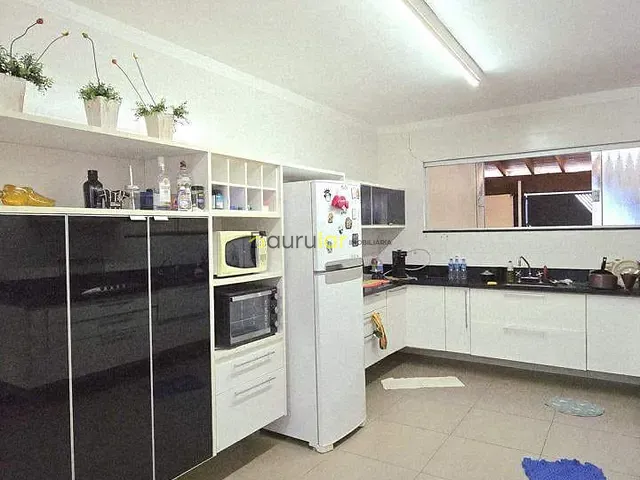 Casa 3 quartos e 4 banheiros, à venda, no bairro Jardim Marambá em Bauru