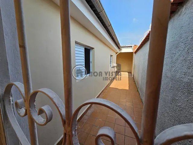 Casa 2 quartos e 1 banheiro, à venda, no bairro Parque Maria Helena em Suzano