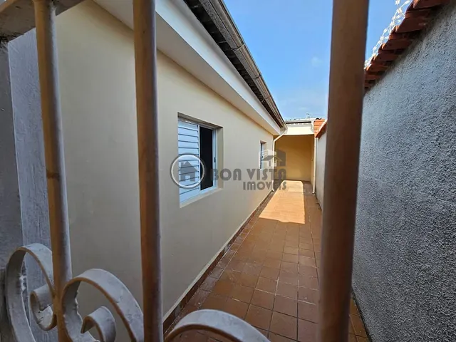 Casa 2 quartos e 1 banheiro, à venda, no bairro Parque Maria Helena em Suzano