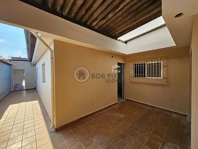 Casa 2 quartos e 1 banheiro, à venda, no bairro Parque Maria Helena em Suzano