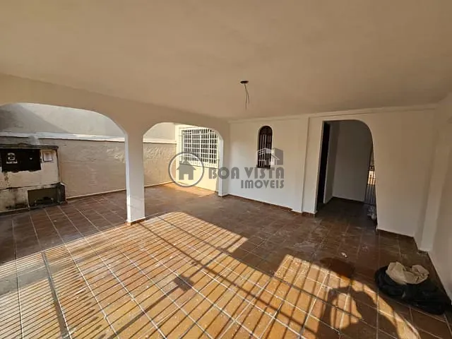 Casa 2 quartos e 1 banheiro, à venda, no bairro Parque Maria Helena em Suzano