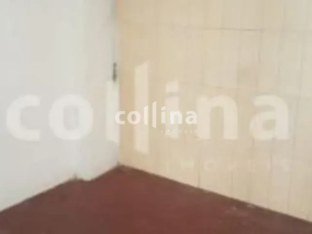 Casa com 300m² 2 quartos e 2 banheiros, à venda, no bairro Jardim Ana Estela em Carapicuíba