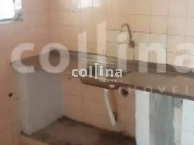 Casa com 300m² 2 quartos e 2 banheiros, à venda, no bairro Jardim Ana Estela em Carapicuíba