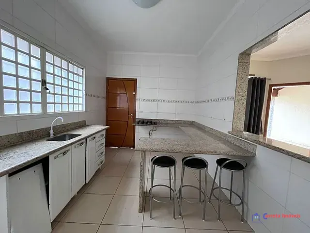 Casa com 400m² 3 quartos e 1 banheiro, à venda, no bairro Jardim Angélica em Três Lagoas