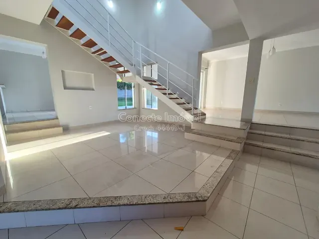 Casa 3 quartos e 4 banheiros, para alugar, no bairro Palm Park em Holambra