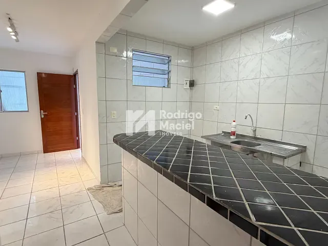 Casa com 35m² 1 quarto e 1 banheiro, para alugar, no bairro Cordeiro em Recife
