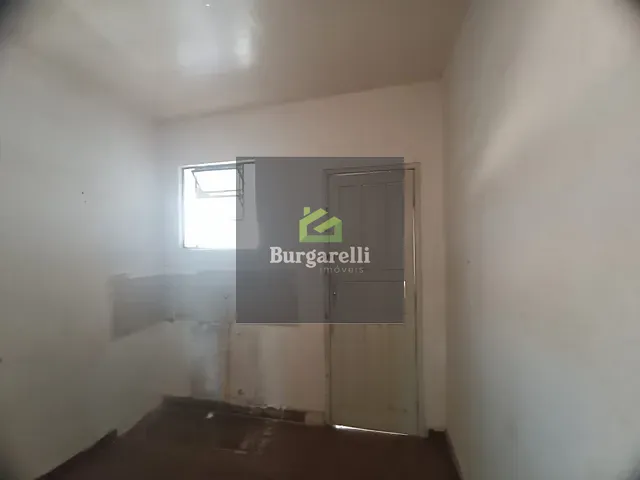 Casa 2 quartos e 1 banheiro, para alugar, no bairro Vila São Francisco em Lavras