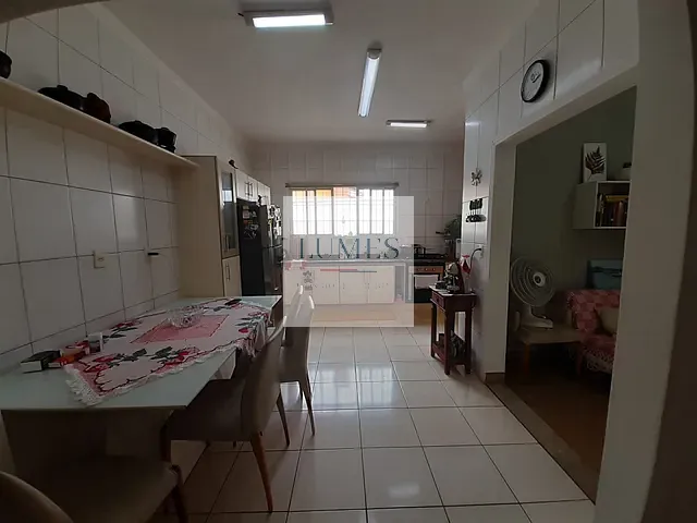 Casa com 330m² 3 quartos e 3 banheiros, à venda, no bairro Vila Santa Maria em Americana