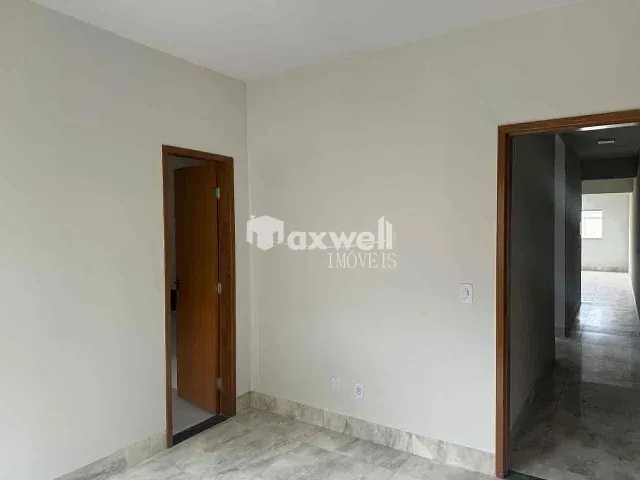 Casa com 180m² 3 quartos e 2 banheiros, à venda, no bairro Cidade Vera Cruz em Aparecida de Goiânia