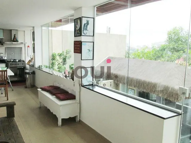Casa com 409m² 4 quartos e 2 banheiros, à venda, no bairro Jardim Leonor em São Paulo