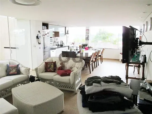 Casa com 409m² 4 quartos e 2 banheiros, à venda, no bairro Jardim Leonor em São Paulo