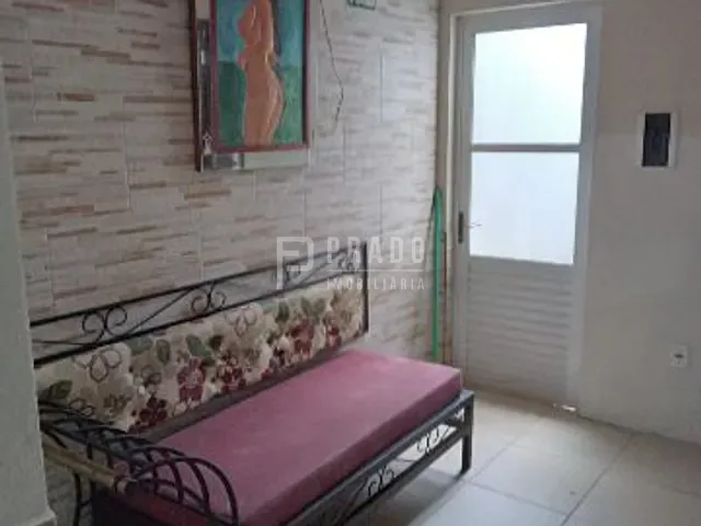 Casa com 200m², à venda ou para alugar, no bairro Centro em Pelotas